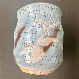 grey shinoyaki tea cup whith hand painted mark